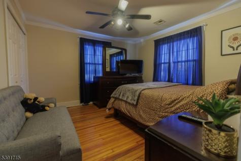826 Cross Avenue Elizabeth NJ 07208