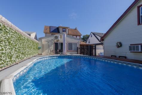 826 Cross Avenue Elizabeth NJ 07208