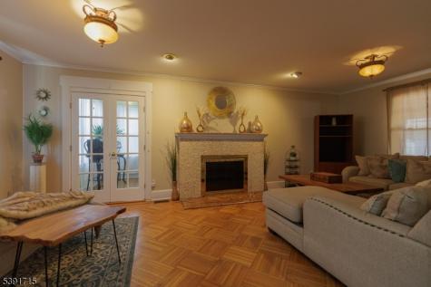 826 Cross Avenue Elizabeth NJ 07208