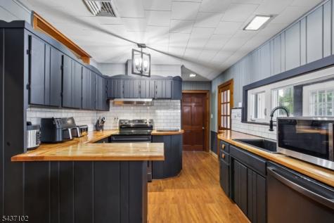 52 Charlestown Road Hampton NJ 08827