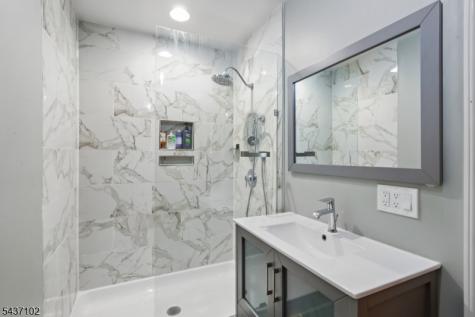 52 Charlestown Road Hampton NJ 08827