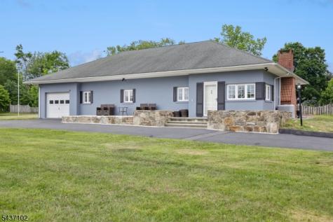 52 Charlestown Road Hampton NJ 08827