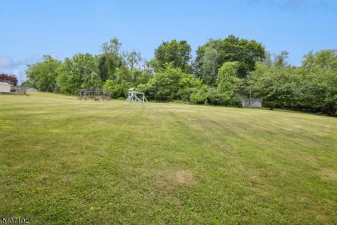 52 Charlestown Road Hampton NJ 08827
