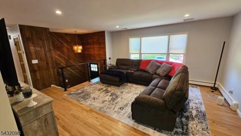 8 Hillside Road Mansfield NJ 07840