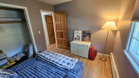 8 Hillside Road Mansfield NJ 07840