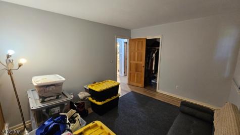 8 Hillside Road Mansfield NJ 07840