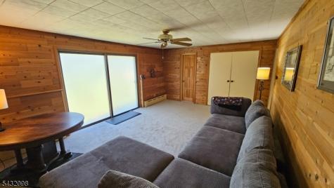 8 Hillside Road Mansfield NJ 07840