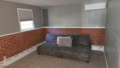 8 Hillside Road Mansfield NJ 07840