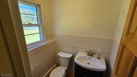 8 Hillside Road Mansfield NJ 07840