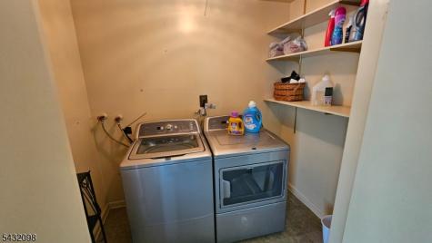 8 Hillside Road Mansfield NJ 07840