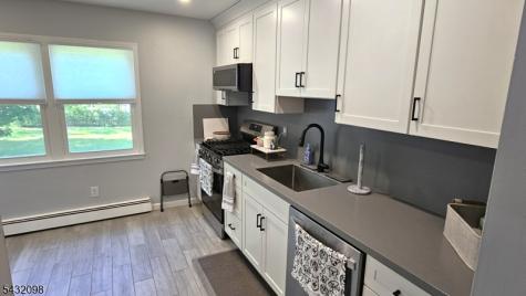 8 Hillside Road Mansfield NJ 07840