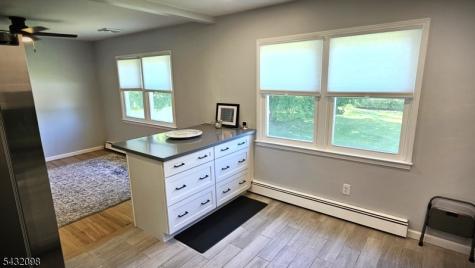 8 Hillside Road Mansfield NJ 07840