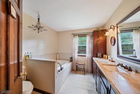41 Millbrook Stillwater Road Hardwick NJ 07825