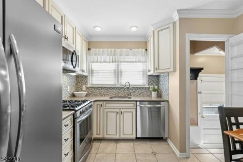 28 Janeway Place Morris Plains NJ 07950