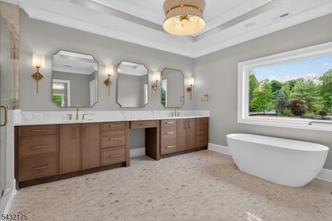 2 Ravinn Lane Warren NJ 07059