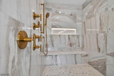 2 Ravinn Lane Warren NJ 07059