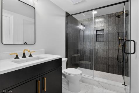 2 Ravinn Lane Warren NJ 07059