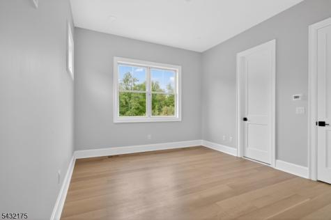 2 Ravinn Lane Warren NJ 07059