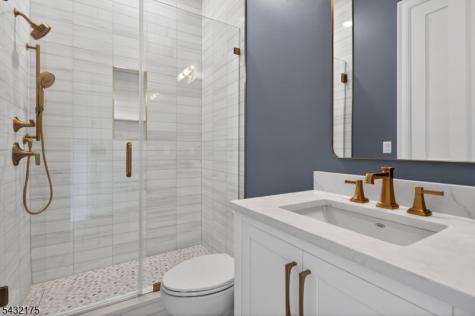 2 Ravinn Lane Warren NJ 07059