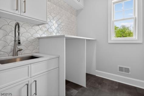 2 Ravinn Lane Warren NJ 07059