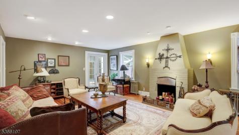 35 Woodledge Road Watchung NJ 07069