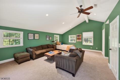 35 Woodledge Road Watchung NJ 07069