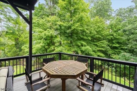 25 Oakwood Drive New Providence NJ 07974