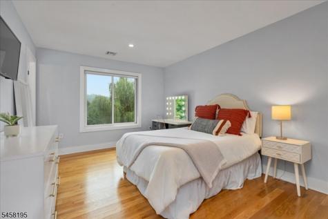 25 Oakwood Drive New Providence NJ 07974