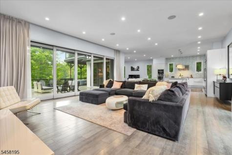 25 Oakwood Drive New Providence NJ 07974