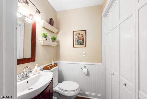 136 Jefferson Trail Hopatcong NJ 07843