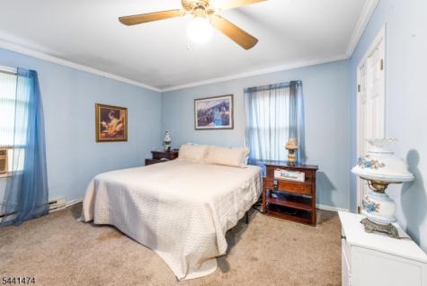 136 Jefferson Trail Hopatcong NJ 07843