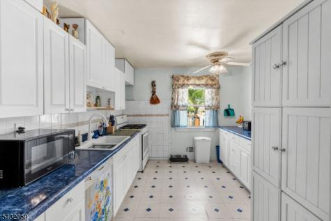245 4TH Street Dunellen NJ 08812