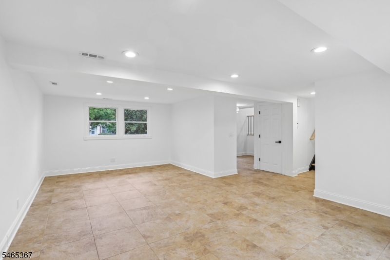38 Billingsley Drive Livingston NJ 07039