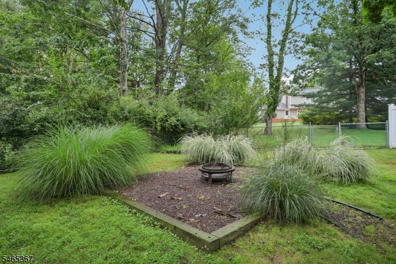 38 Billingsley Drive Livingston NJ 07039