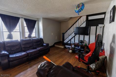 427 Robins Street Roselle NJ 07203