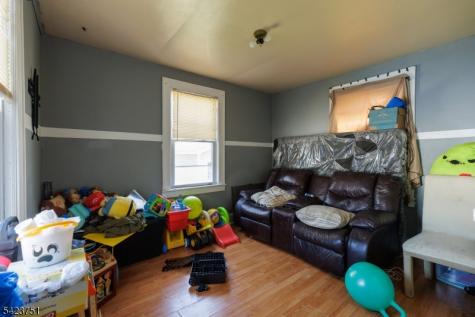 427 Robins Street Roselle NJ 07203