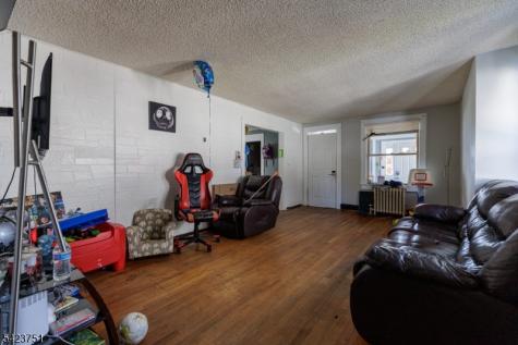 427 Robins Street Roselle NJ 07203