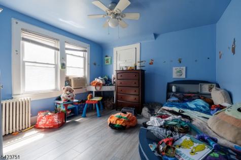 427 Robins Street Roselle NJ 07203