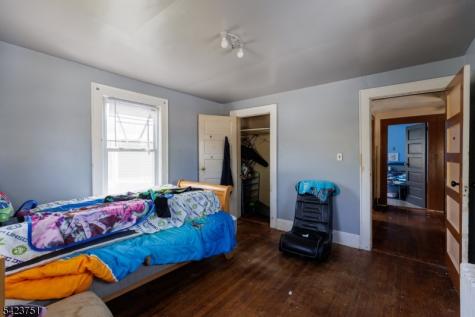 427 Robins Street Roselle NJ 07203