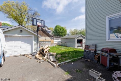 427 Robins Street Roselle NJ 07203