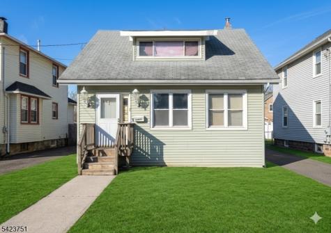 427 Robins Street Roselle NJ 07203