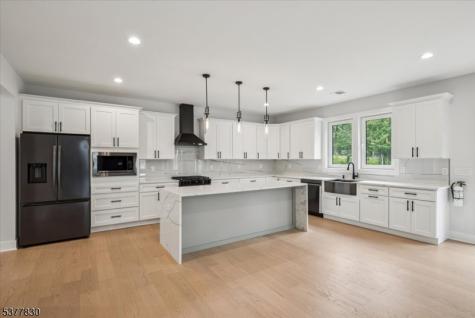 11 Eagles Nest Terrace West Milford NJ 07480