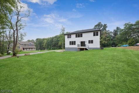 11 Eagles Nest Terrace West Milford NJ 07480