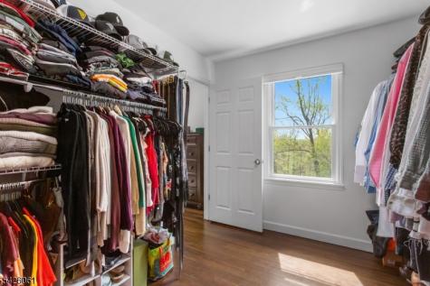 15 Malcolm Place Mahwah NJ 07430