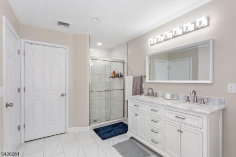 15 Malcolm Place Mahwah NJ 07430