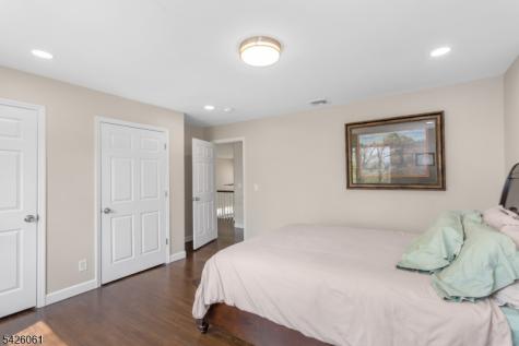 15 Malcolm Place Mahwah NJ 07430