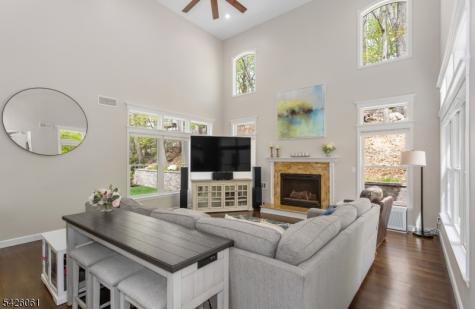 15 Malcolm Place Mahwah NJ 07430