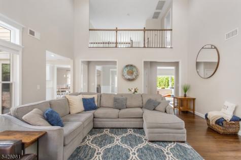15 Malcolm Place Mahwah NJ 07430