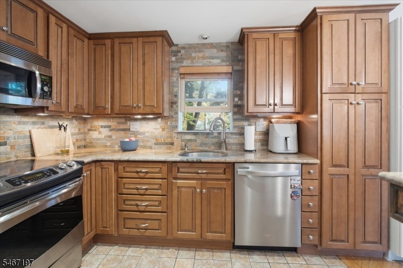 6 Saturn Court Vernon NJ 07422