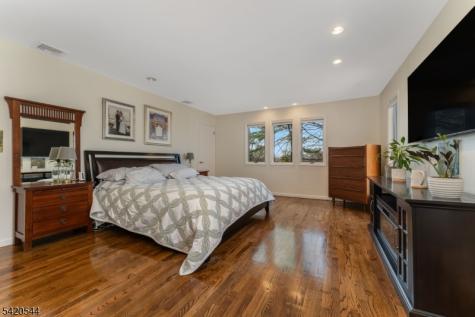 828 Star View Way Bridgewater NJ 08807